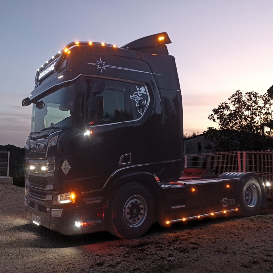 Scania 81 - Nossos Trabalhos