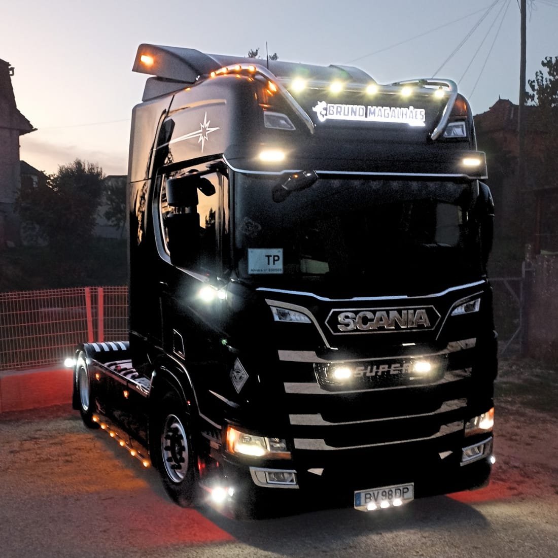 Scania 83 - Nossos Trabalhos